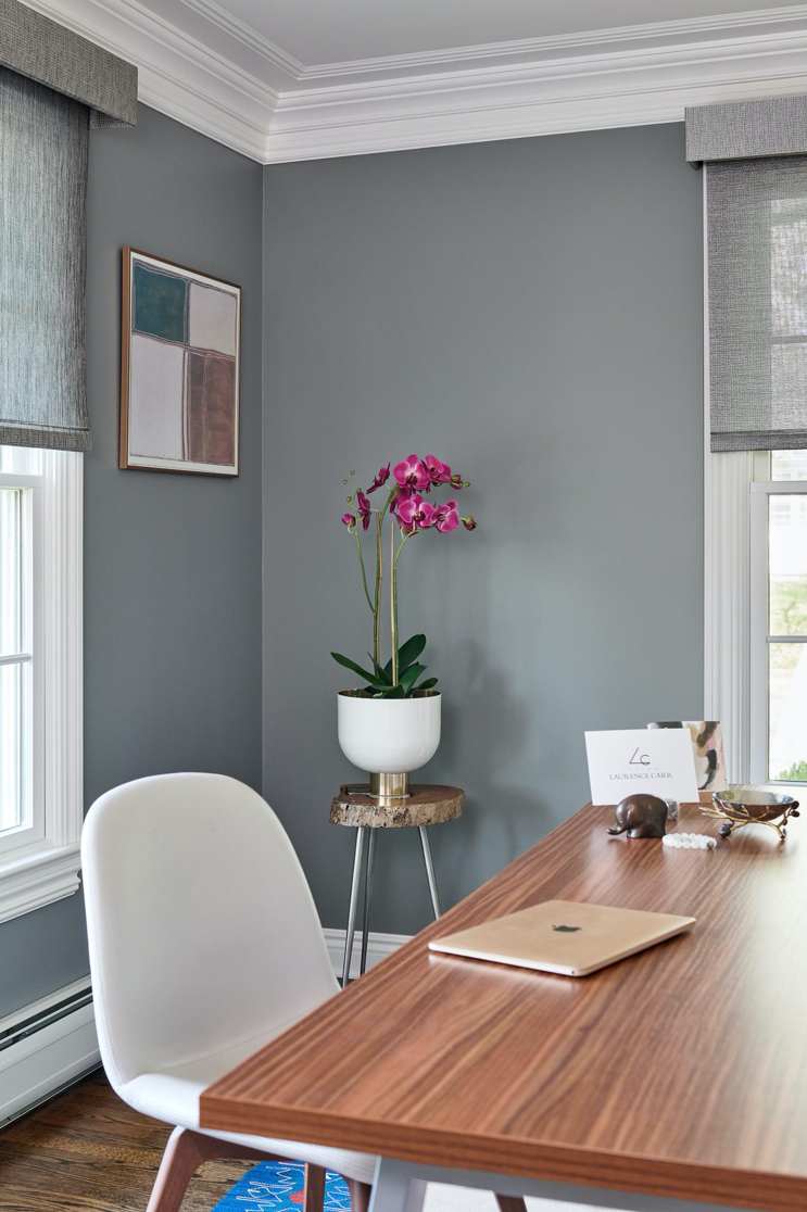 How to Create a Calming and Productive Home Office in 5 Easy Steps1