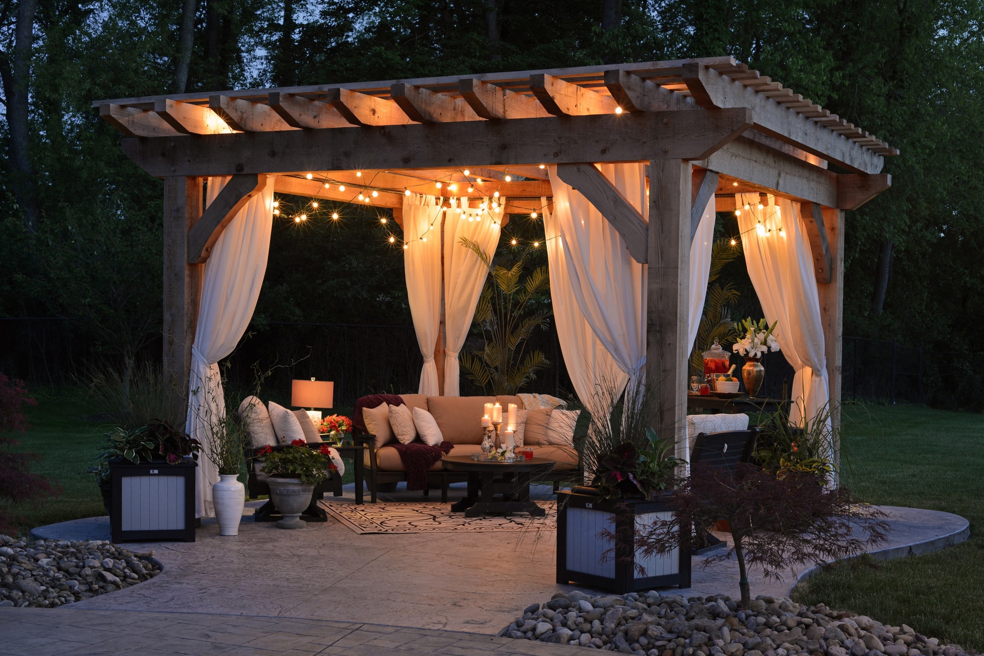 Summer styling for spectacular outdoor spaces