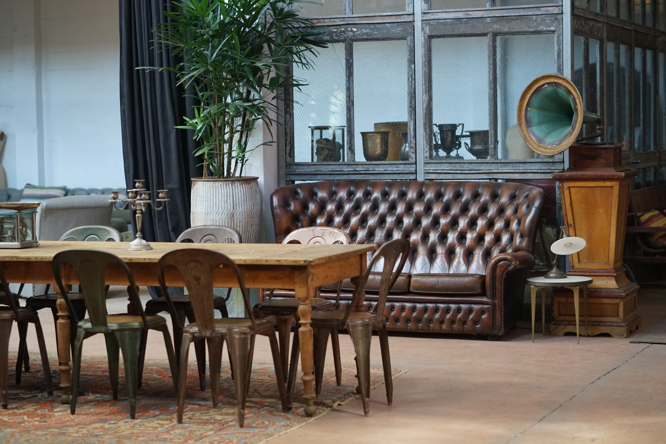 5 Tips for Buying Beautiful Vintage Furniture